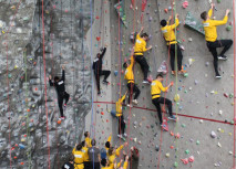 Teambuilding in der Kletterhalle