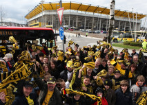 Eifeler Tivoli Bus rollt Richtung Stadion