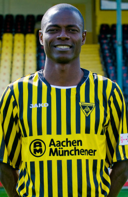 19  Seyi Olajengbesi