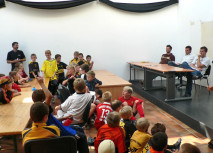 Pressekonferenz mit den Kleinen