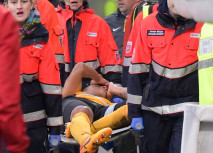 Propheter erleidet schwere Gesichtsverletzungen