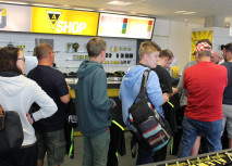 Neueröffnung des Fanshops am Tivoli