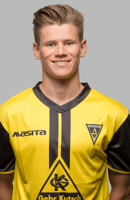 21  Sebastian Schmitt