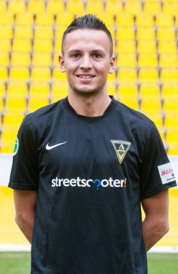 22  Denis Pozder