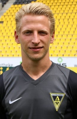 22  Dominik Ernst