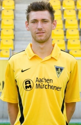 25  Manuel Junglas