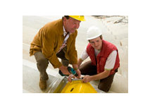 Albert Stahlberg montiert seinen Sitz gleich selbst