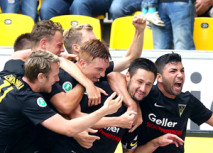Alemannia holt den ersten Dreier