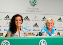 Silvia Neid hält den Konkurrenzkampf hoch