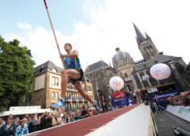Otto und Holzdeppe beim NetAachen-Domspringen