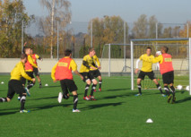 Intensives Passspiel bei schönem Wetter