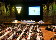 Arbeit an der Satzung beginnt