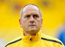 Funkel beurlaubt, Aussem übernimmt