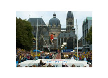 NetCologne-Domspringen: Stabhochsprungelite zu Gast in Aachen