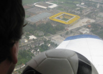 Die Ballstafette rollt auf die Zielgerade