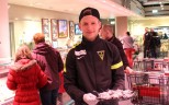 Alemannia-Kicker überzeugen im HIT Markt