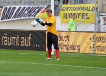 Ein Hingucker beim Spitzenspiel: Infront setzt LED-Banden im Tivoli ein