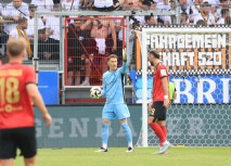 Offensive und Defensive im Gleichschritt 