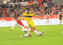 3:2-Triumph im Westschlager gegen Rot-Weiss Essen