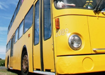 Jugendbus steht am Tivoli