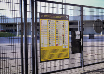 Schilder zeigen: Diese Symbole haben auf dem Tivoli nichts verloren!