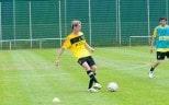 Der Ball steht im Vordergrund
