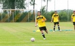 Der Ball steht im Vordergrund