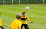Der Ball steht im Vordergrund