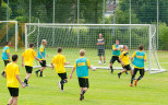 Der Ball steht im Vordergrund