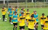 Der Ball steht im Vordergrund