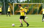 Der Ball steht im Vordergrund