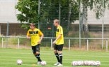 Der Ball steht im Vordergrund