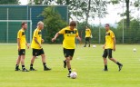 Der Ball steht im Vordergrund