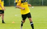 Der Ball steht im Vordergrund