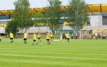 Der Ball steht im Vordergrund