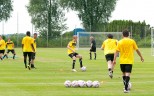 Der Ball steht im Vordergrund
