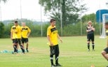 Der Ball steht im Vordergrund