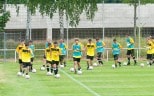 Der Ball steht im Vordergrund