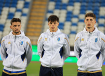 Faton Ademi feiert Erfolg mit der U21 des Kosovo