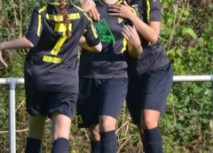 Frauen trotzen Weinberg Unentschieden ab