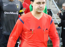 Neuer an der Seitenlinie