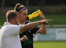 Frauen feiern zweiten Sieg in Folge