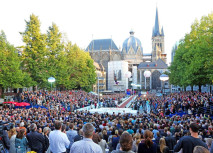 Weltklasseathleten und Medaillengewinner beim Domspringen