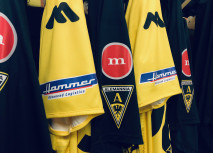 Hammer auf dem Ärmel, Martello auf den Hosen