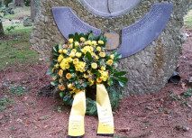 Kranzniederlegung am Gedenkstein