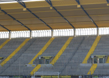 Teil-Öffnung der Stehplätze