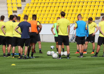 Der Ball rollt wieder