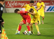 „Füße auf dem Boden behalten“ im uhlsport PARK