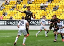 Heimauftakt gegen Schalke