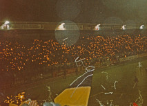 Wunderkerzen und Feuerwerk nach dem Bremen-Spiel